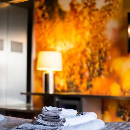 La Marquise Luxe * Budel