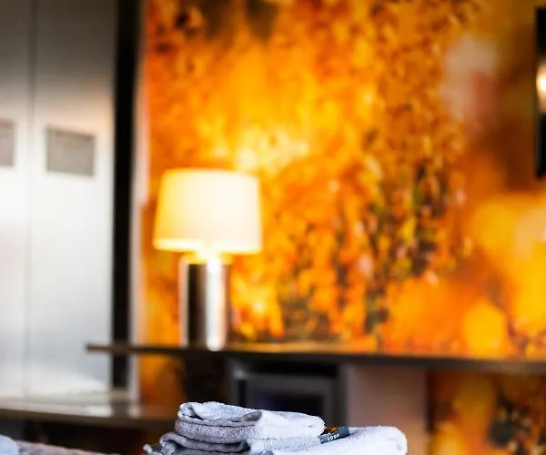 La Marquise Luxe * Budel